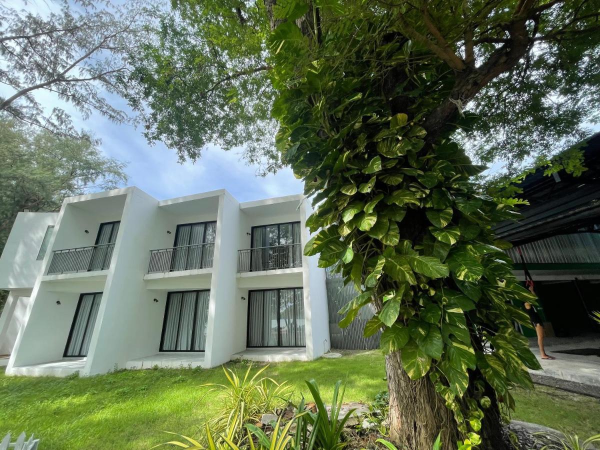 Phuket Muay Thai Hotel Rawai Beach Exterior photo